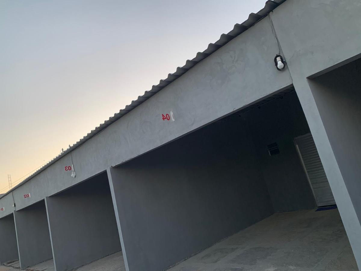 R1 Pousada 巴雷里尼亚斯 外观 照片